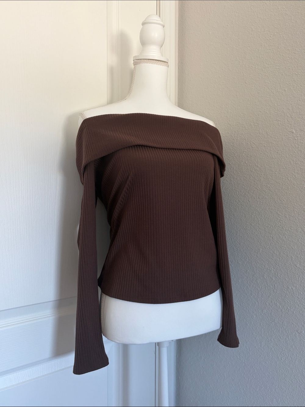 Buckle Off-Shoulder Ribbed Long-Sleeve Top - Brown